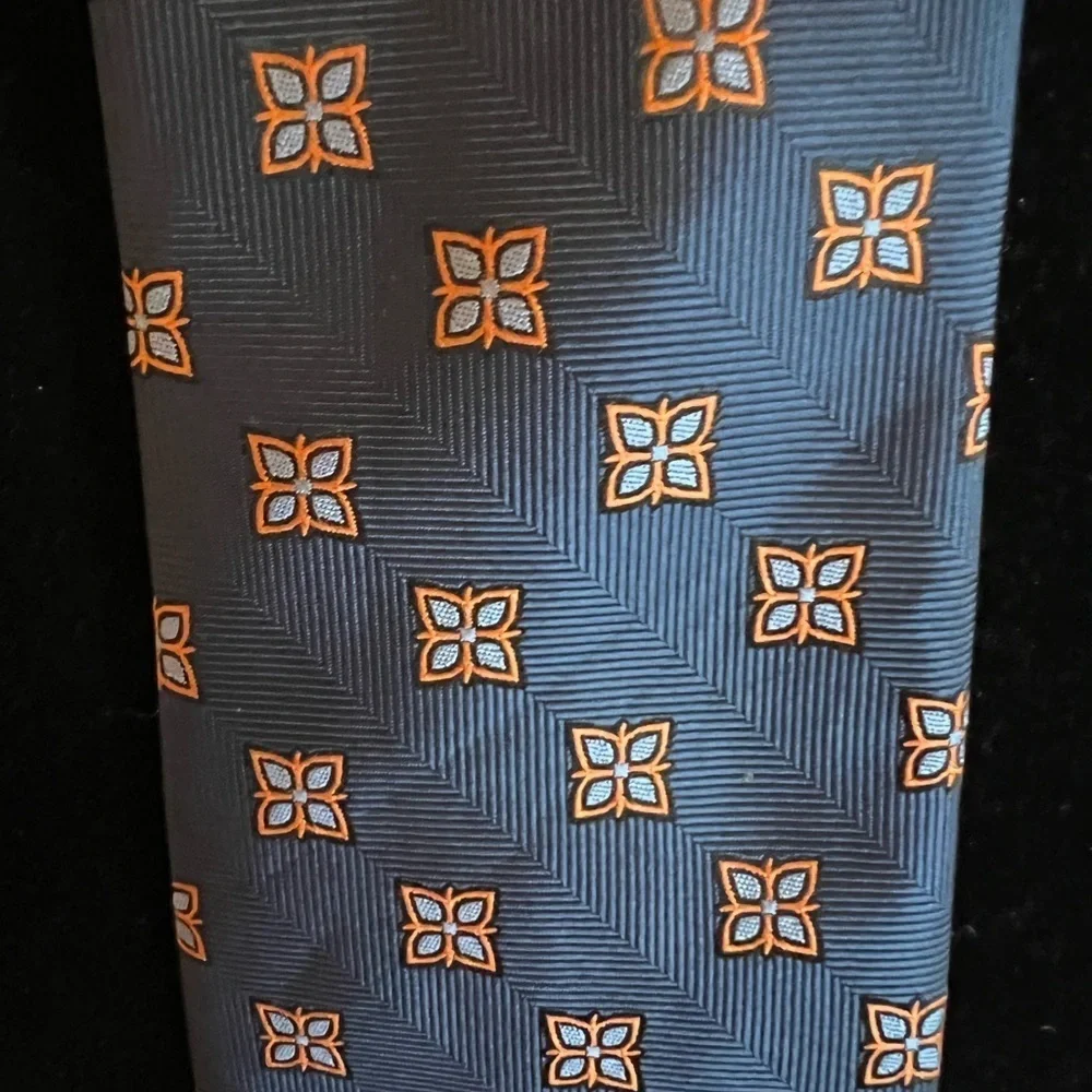 Lands End Blue Diamond Tie